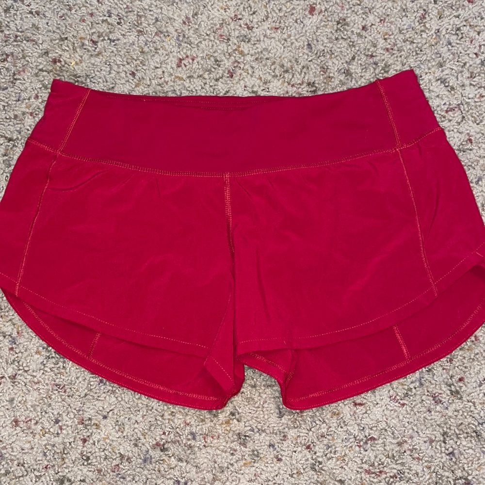 Lululemon speed up size 6 2.5 inch scarlet shorts
